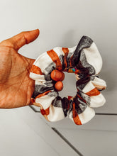 Load image into Gallery viewer, Scrunchies