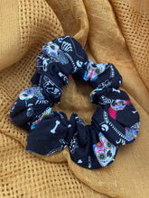 Load image into Gallery viewer, Scrunchies